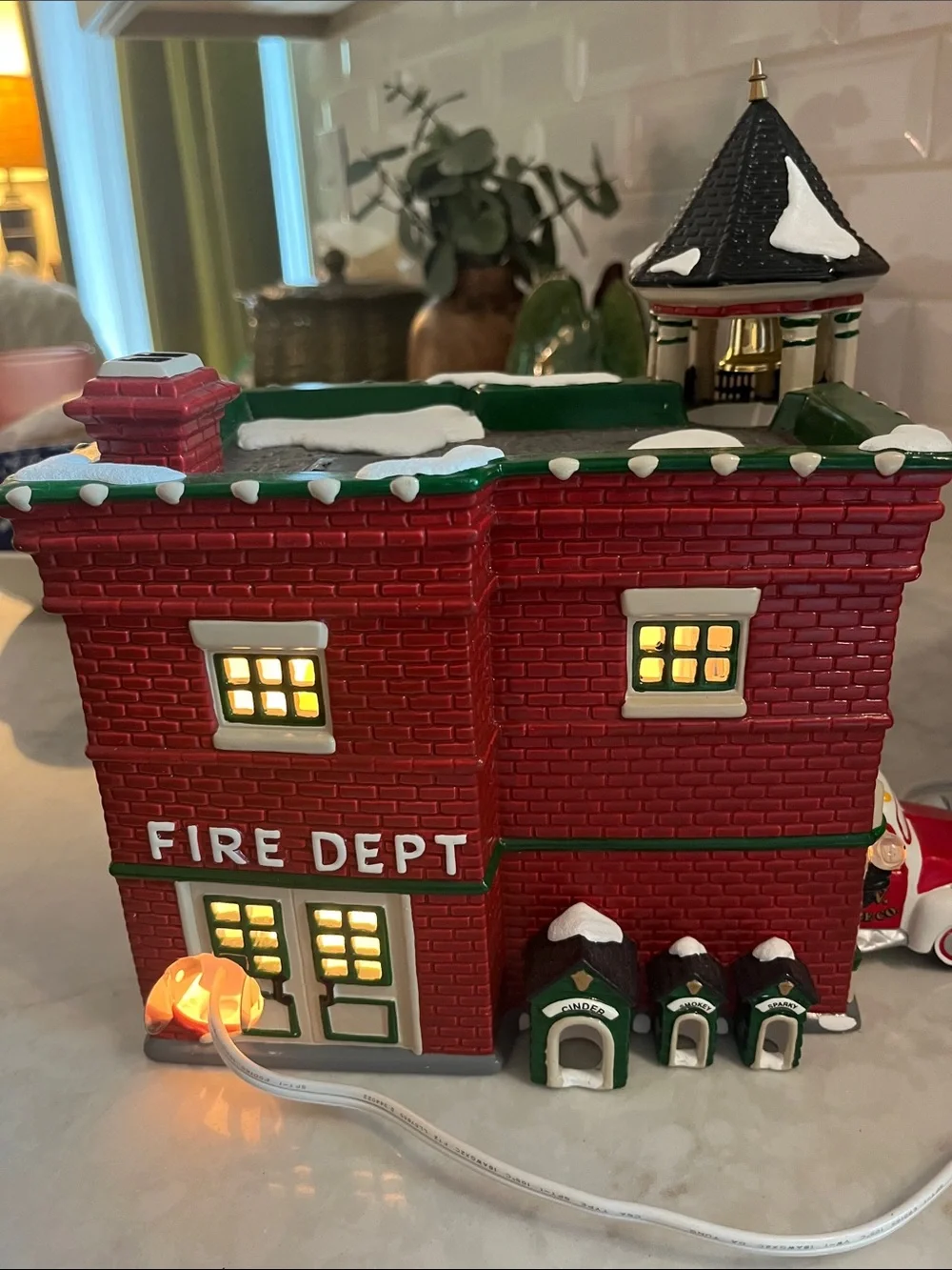 Department 56 Snow Village Fire Station #3 with Lighted Cord 54942 Retired w/Box